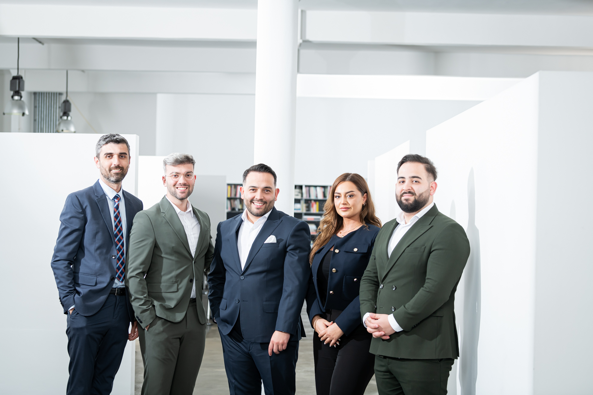 Özer mit seinem Team